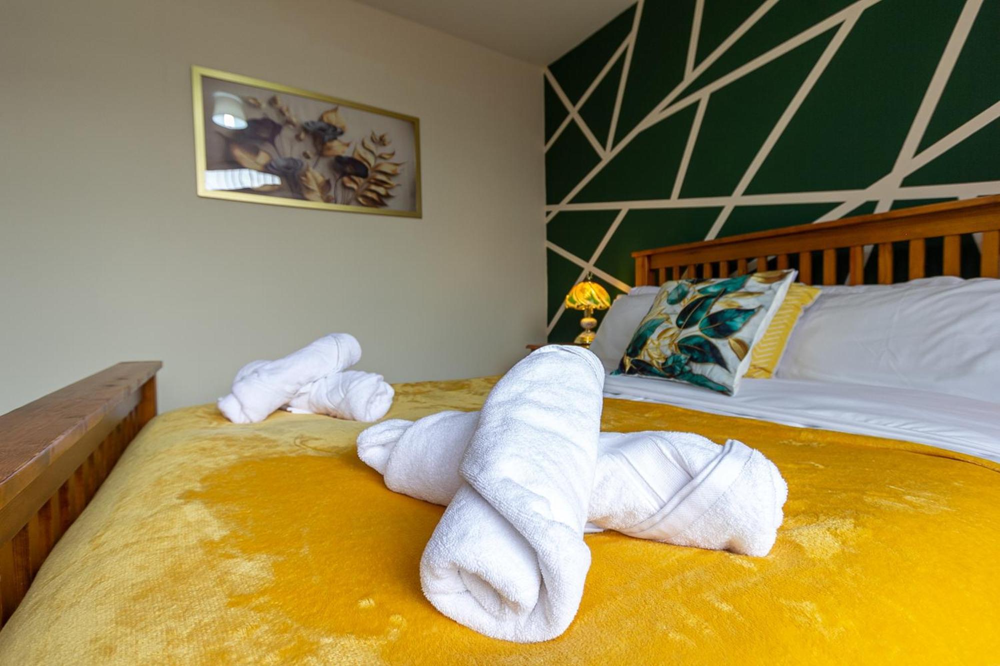 Апартаменты Bathway House - Free Secured Parking And Wifi Ковентри Экстерьер фото