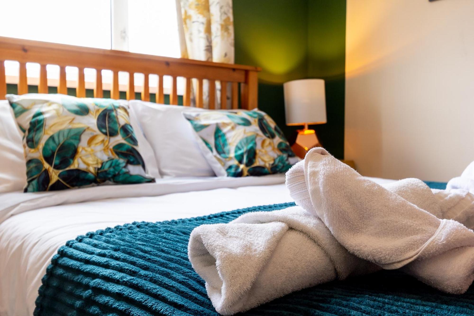 Апартаменты Bathway House - Free Secured Parking And Wifi Ковентри Экстерьер фото