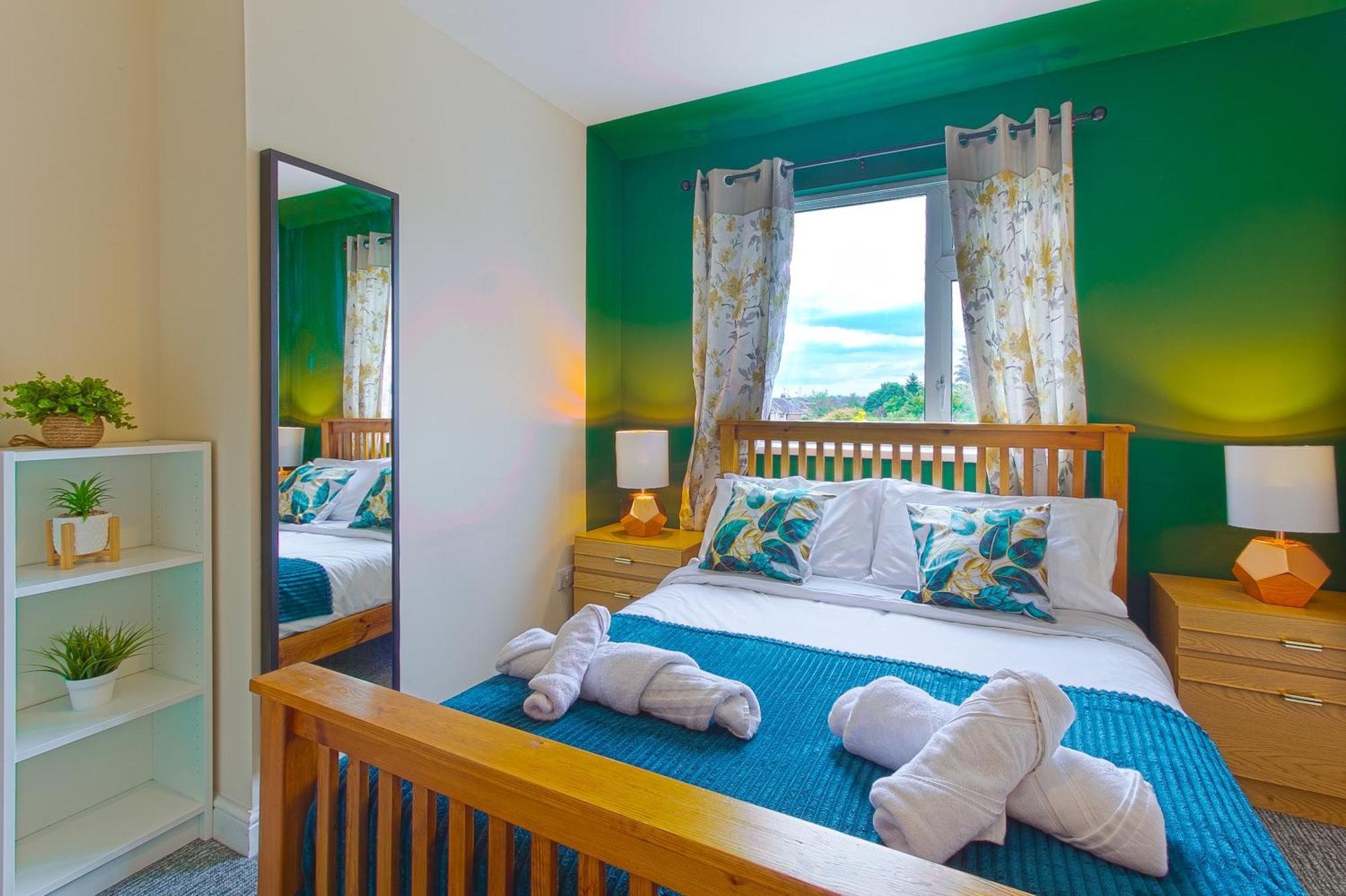 Апартаменты Bathway House - Free Secured Parking And Wifi Ковентри Экстерьер фото