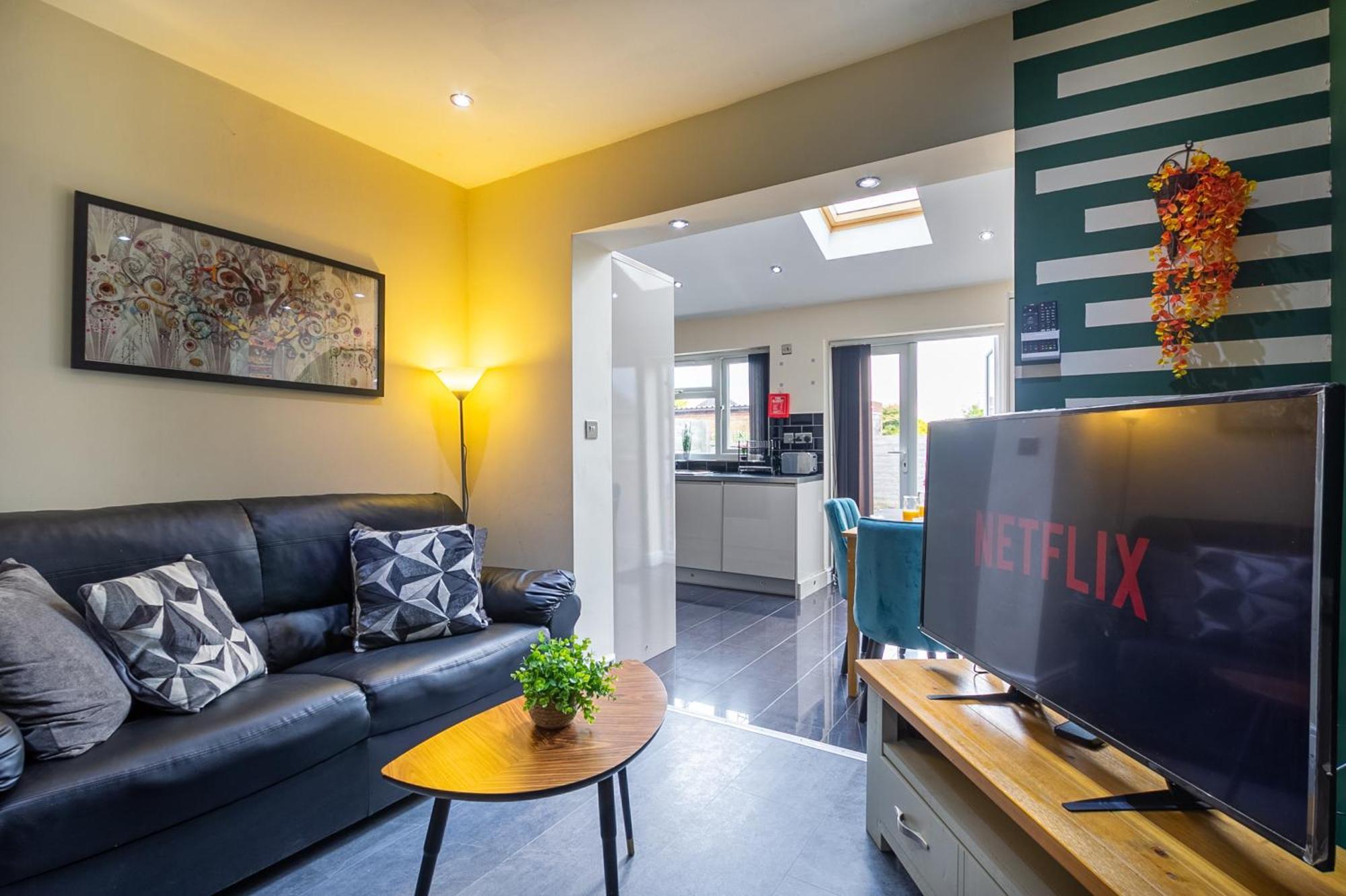 Апартаменты Bathway House - Free Secured Parking And Wifi Ковентри Экстерьер фото