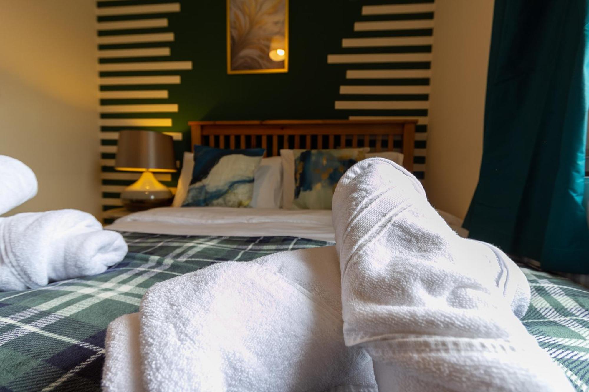 Апартаменты Bathway House - Free Secured Parking And Wifi Ковентри Экстерьер фото