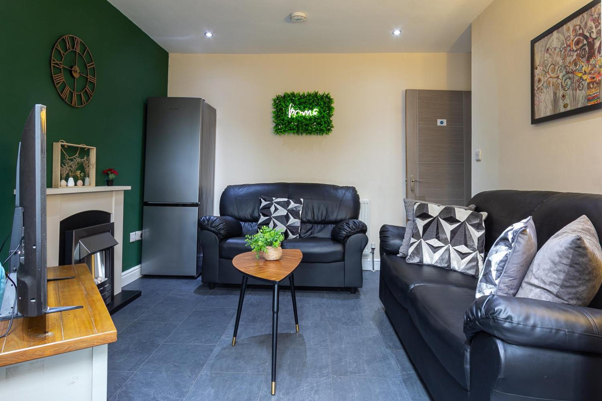 Апартаменты Bathway House - Free Secured Parking And Wifi Ковентри Экстерьер фото