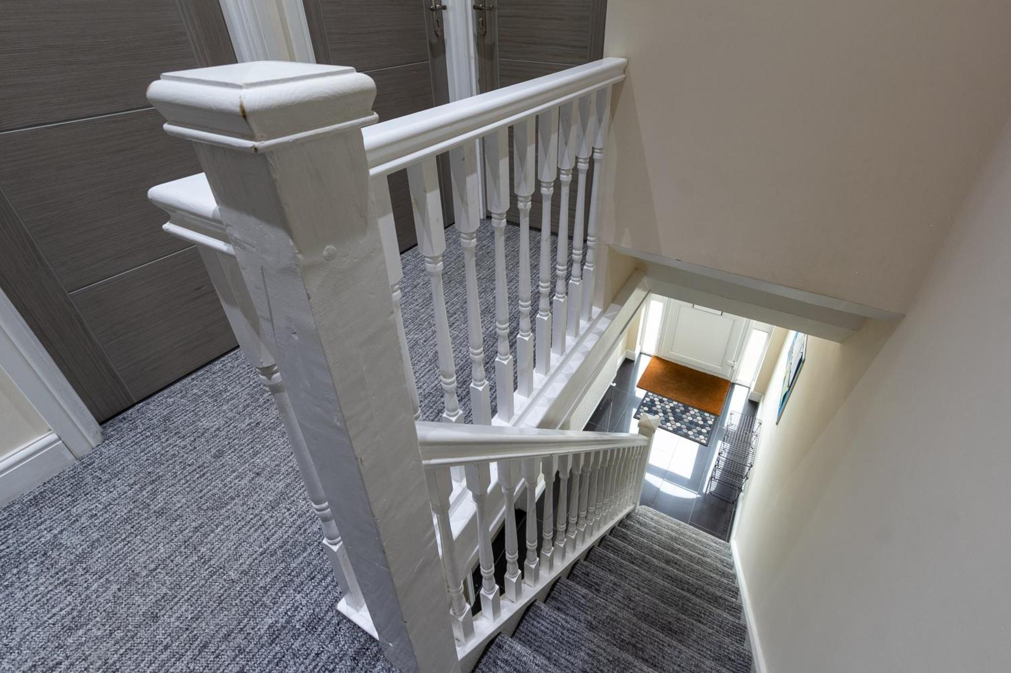 Апартаменты Bathway House - Free Secured Parking And Wifi Ковентри Экстерьер фото