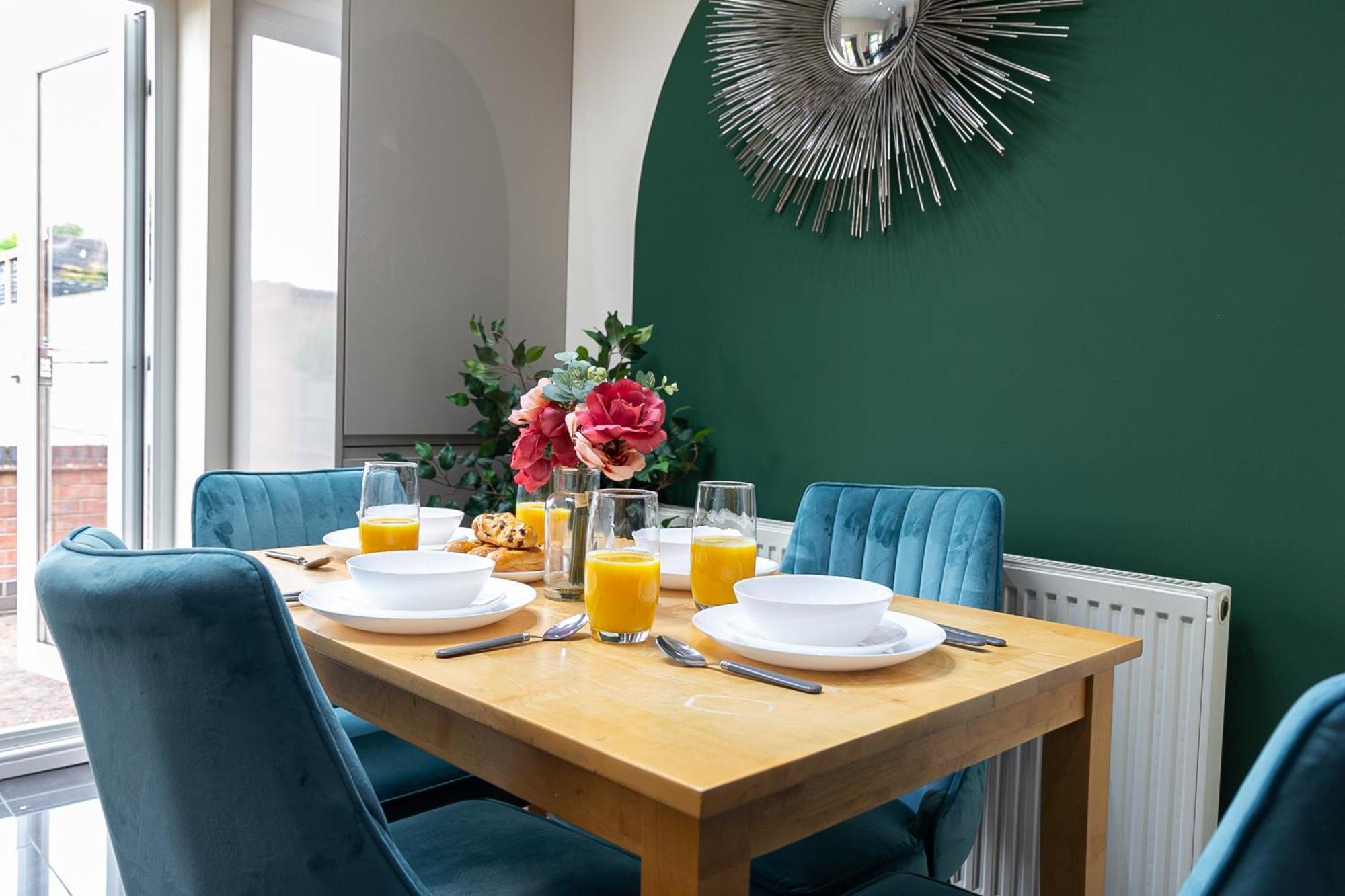 Апартаменты Bathway House - Free Secured Parking And Wifi Ковентри Экстерьер фото