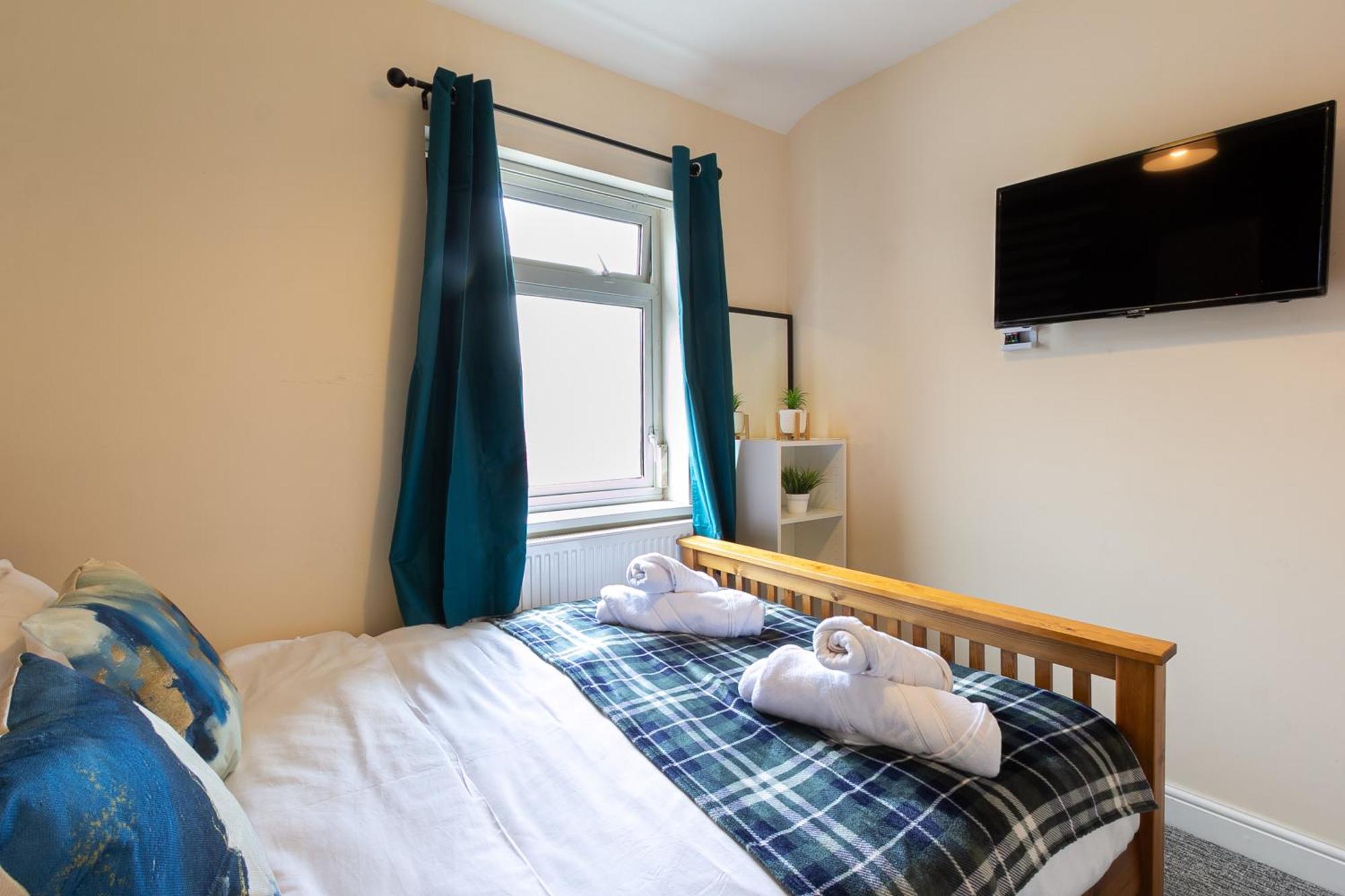 Апартаменты Bathway House - Free Secured Parking And Wifi Ковентри Экстерьер фото