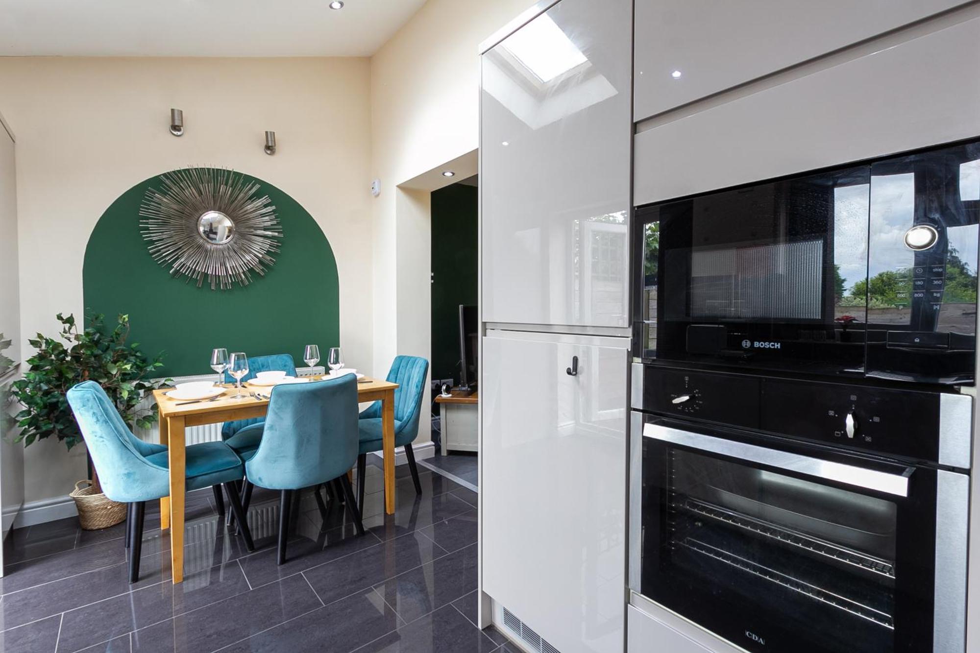 Апартаменты Bathway House - Free Secured Parking And Wifi Ковентри Экстерьер фото