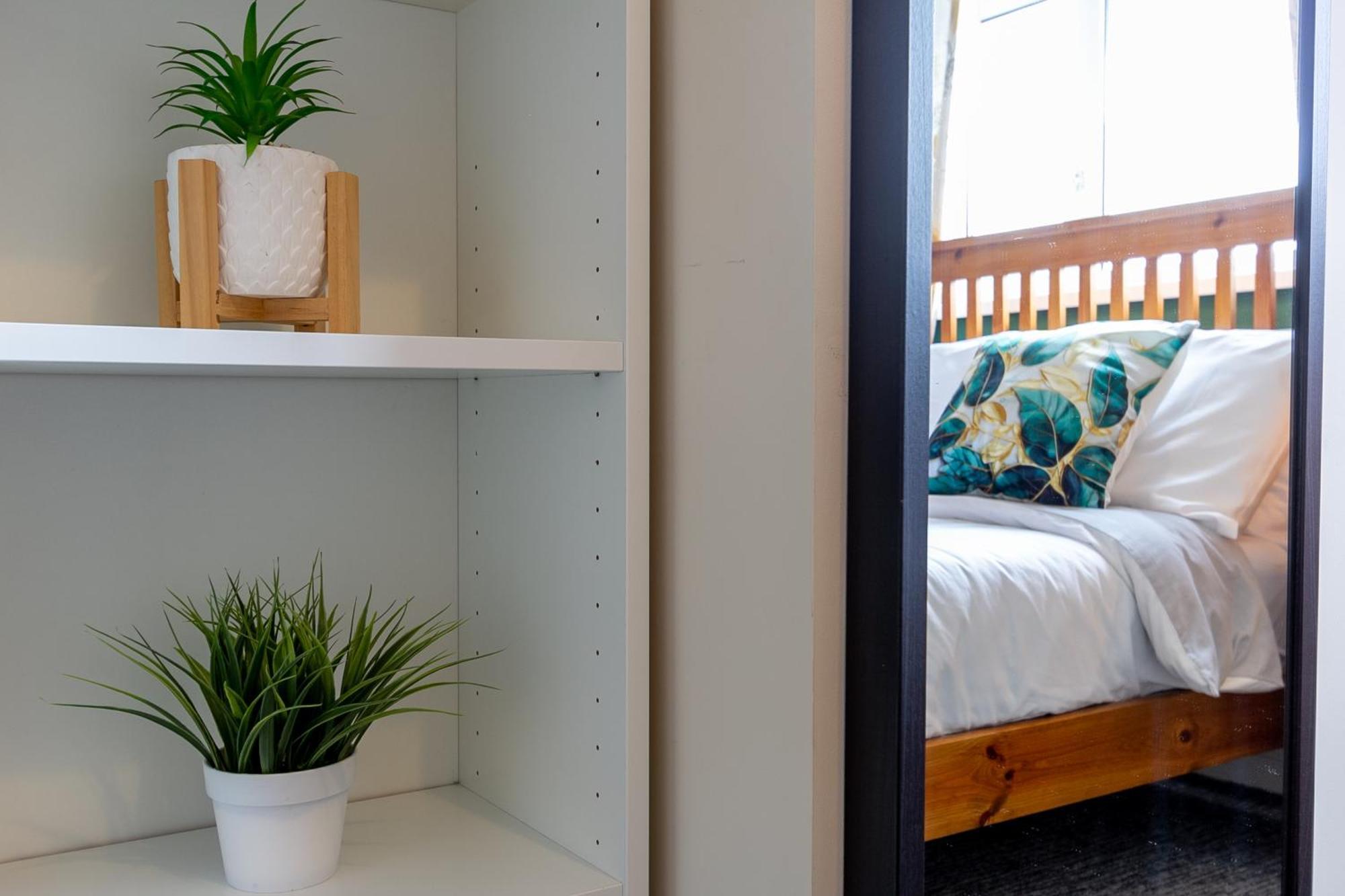 Апартаменты Bathway House - Free Secured Parking And Wifi Ковентри Экстерьер фото